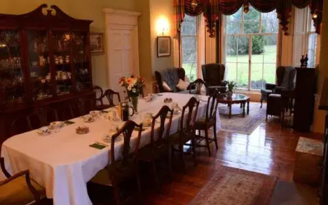 Powis House Bed  Breakfast