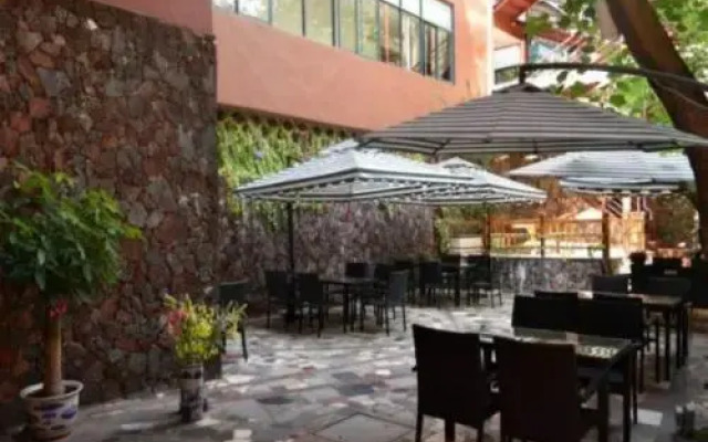Jiajie Inn Haikou Yizhong Branch