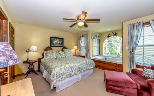 Bear Hill - 2 Br home by RedAwning