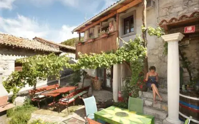 Hostel Xaxid, turistična nastanitev, Dušan Bitenc s.p.