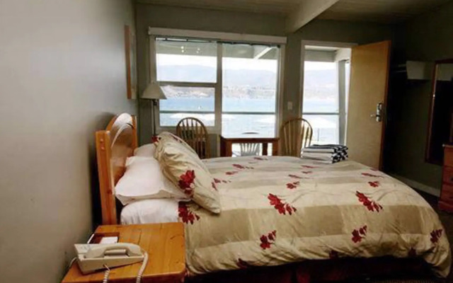 Lakeshore Inn