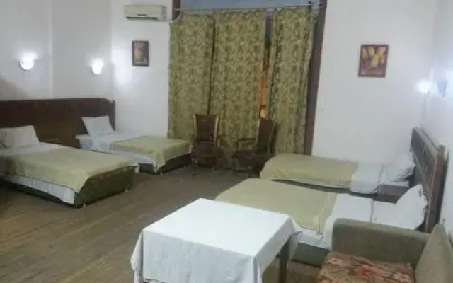 Louris Inn