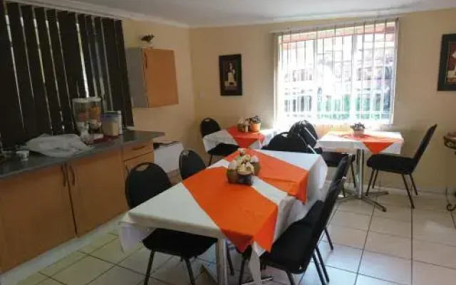 Razel Lodge