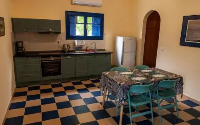 Theo's house in Chora!