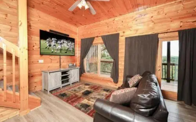 4662 Nottingham Heights Way Cabin