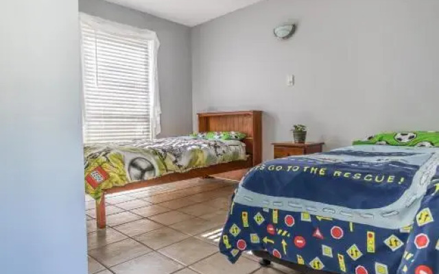 Spectacular Family Home on Canal - Endeavour Dr, Banksia Beach