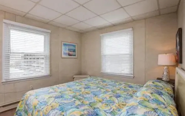 46th St Windjammer 303 2Br Condo