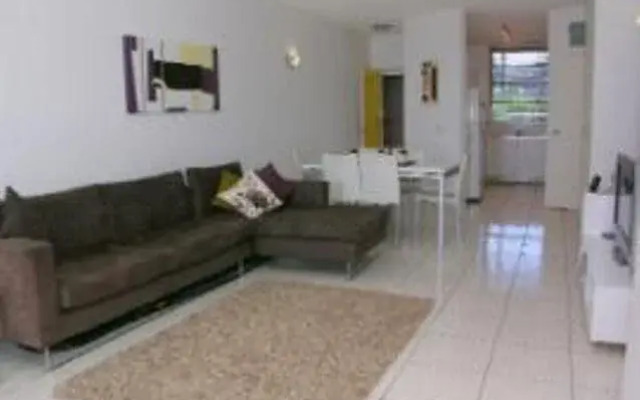 Shandelle Apartments