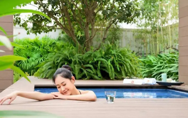 Elite Aqua Hot Spring Villa Hotel