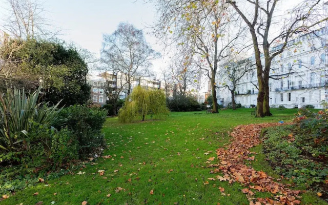 Veeve  2 Bed 2 Bath Garden Flat Stanley Crescent Notting Hill