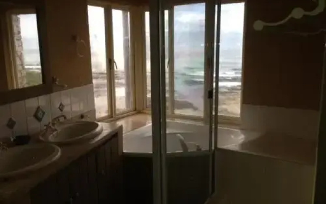 Right-on-the-Beach House