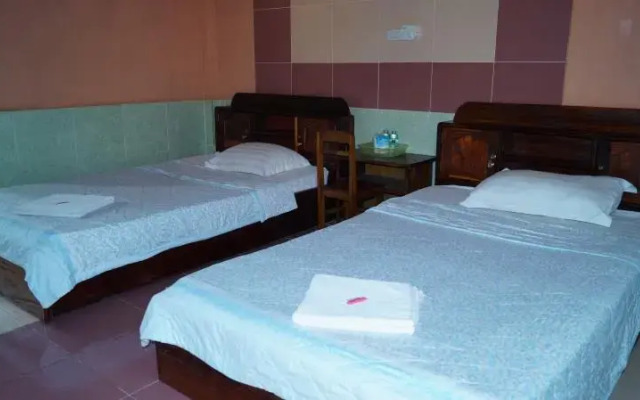 Mary 2 Hotel