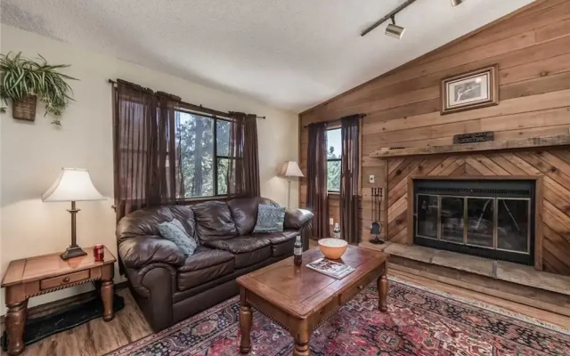 Bear Cat Crossing - Three Bedroom Cabin
