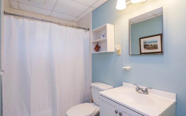 46th St Windjammer 302 1Br Condo