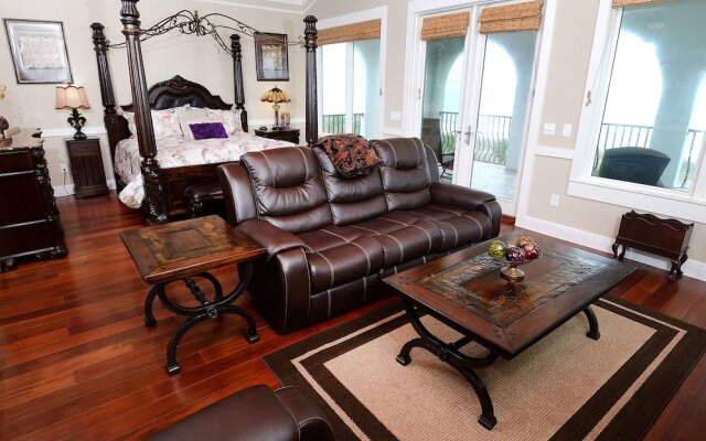 Front Beach House 19404