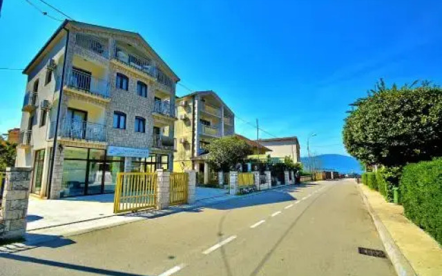Apartments Marinic