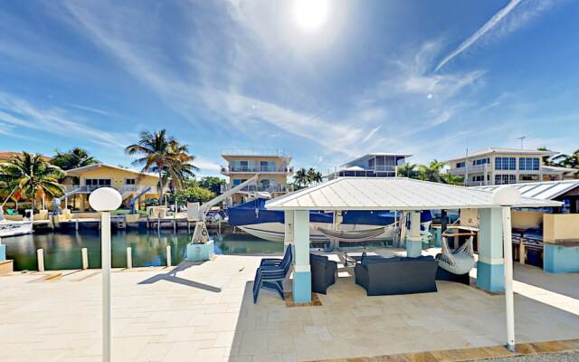 Canal-Side Getaway - 3 Br Home