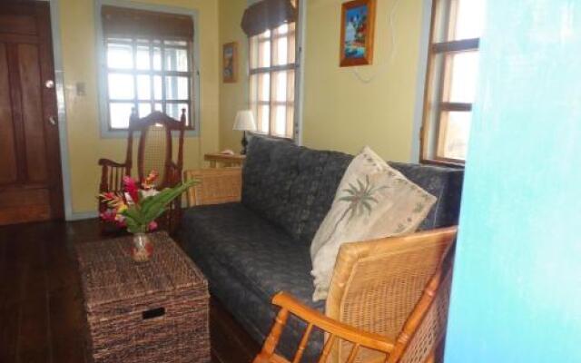 Guanaja Caribbean Cottages