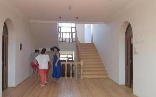 Shuvelan Cottage House