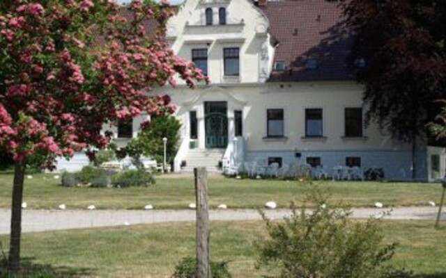 Hotel Pension Gutshaus Neu wendorf