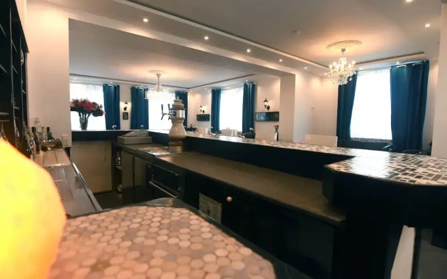 Hotel Apex