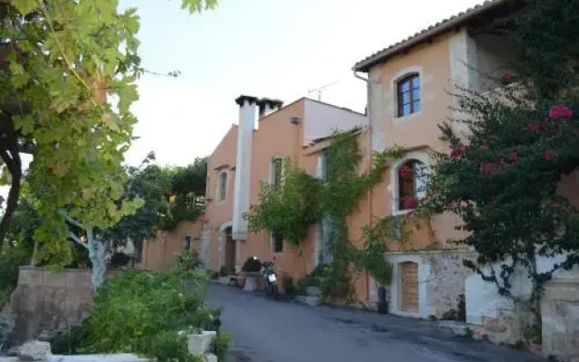 Kamares Houses