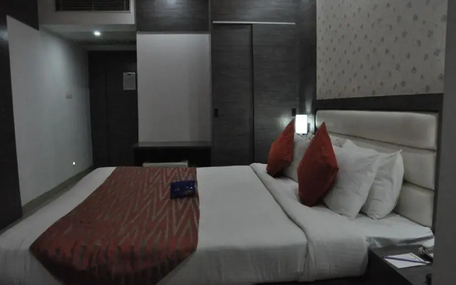 OYO Premium Gwalior City Centre