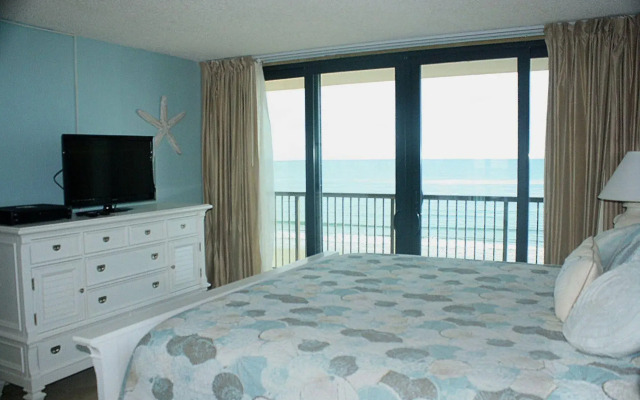Sea Winds 101 3 Br condo by RedAwning