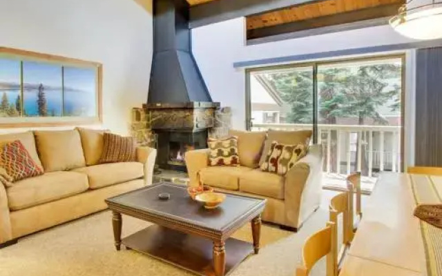Great Condo In Popular Kingswood Village