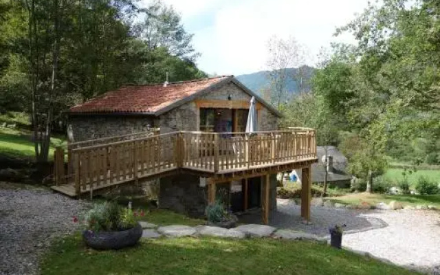 Les Cabanes De Pyrene