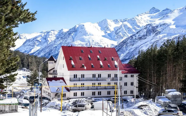 Отель Альпина