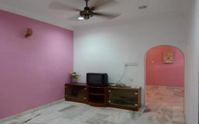 Muar Warni Villa 321