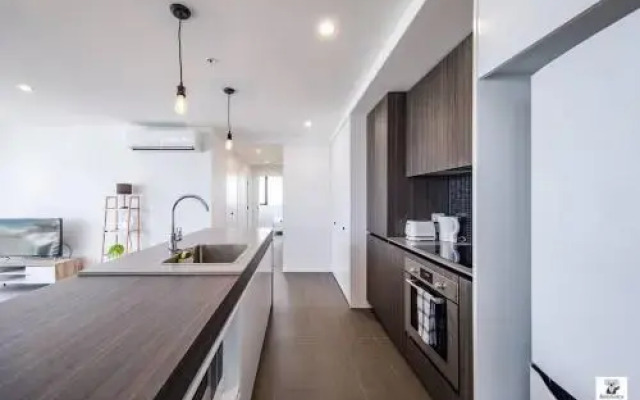 Gold Coast Broadbeach Holiday 2bed2bath Walk to Beach+parking Qbr004