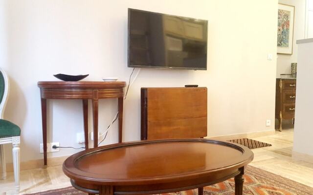 Studio in Nice - 2 km From the Beach