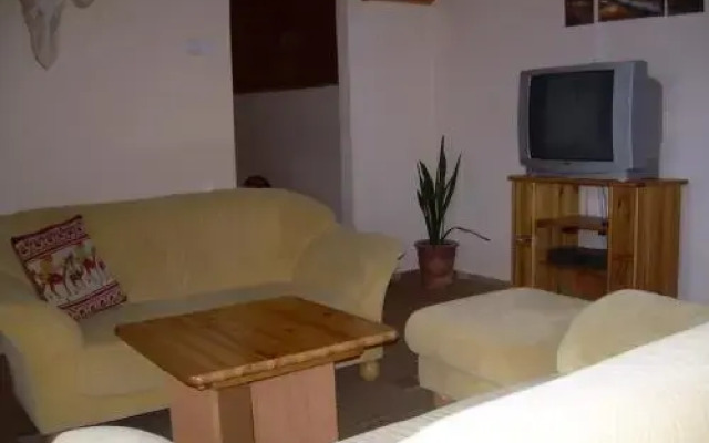Hajnalka apartmanház