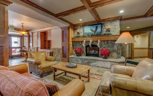 Lone Eagle #3024 - 2 Br Condo