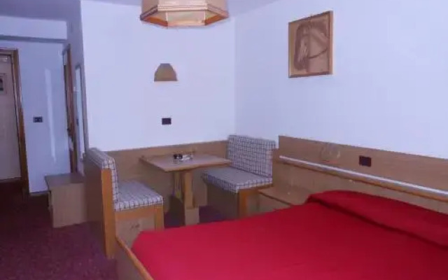 Rifugio Capanna Passo Valles