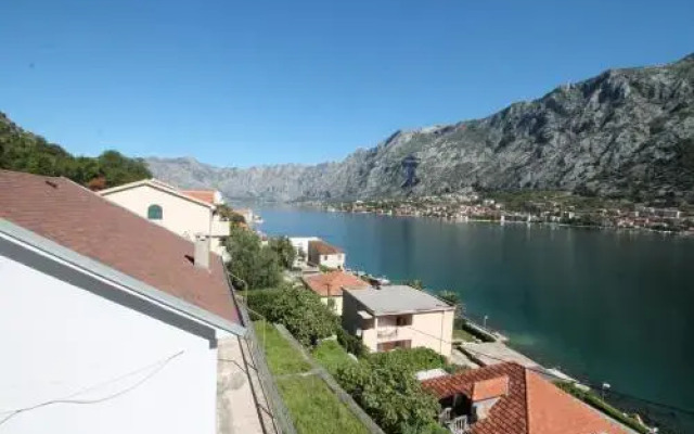 Dekaderon Lux Apartments
