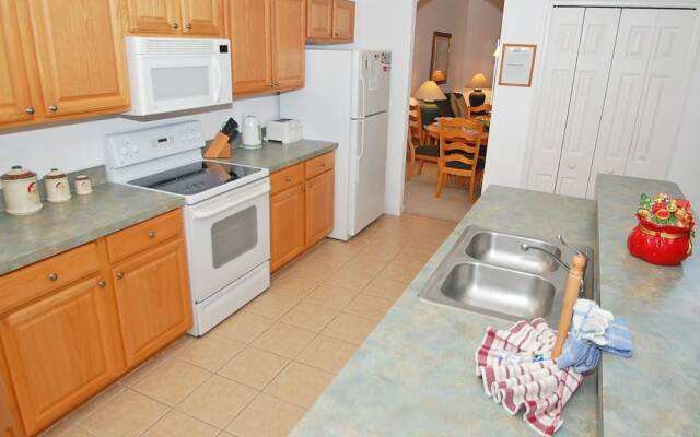 Janet's West Haven 4 Bedroom Home by Redawning