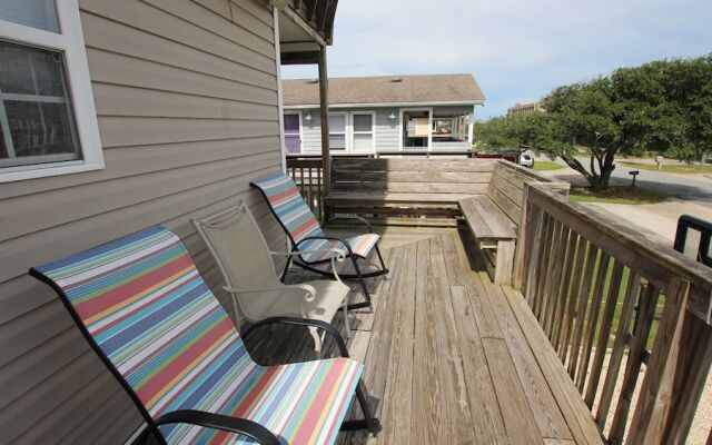 WindOver - 5 Br home by RedAwning