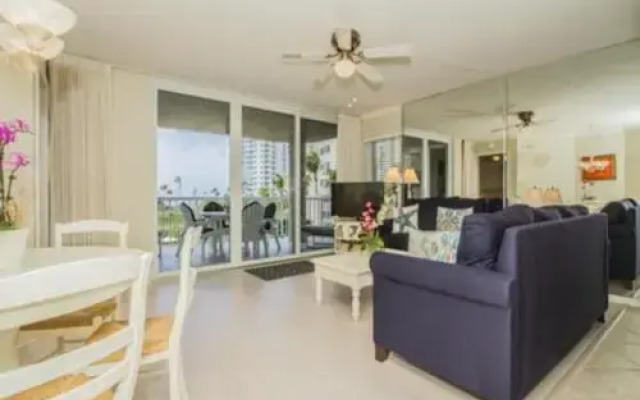 Deluxe Seaside Condo with Gorgeous View and Olympic-Size Pool by RedAwning
