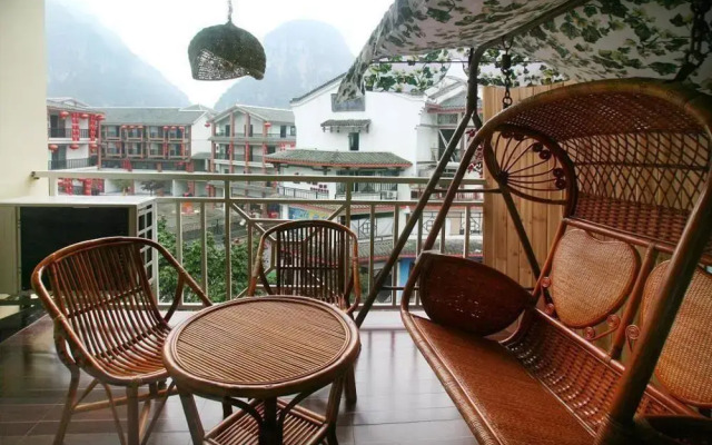 Donkey Youyou Inn (Yangshuo West Street)