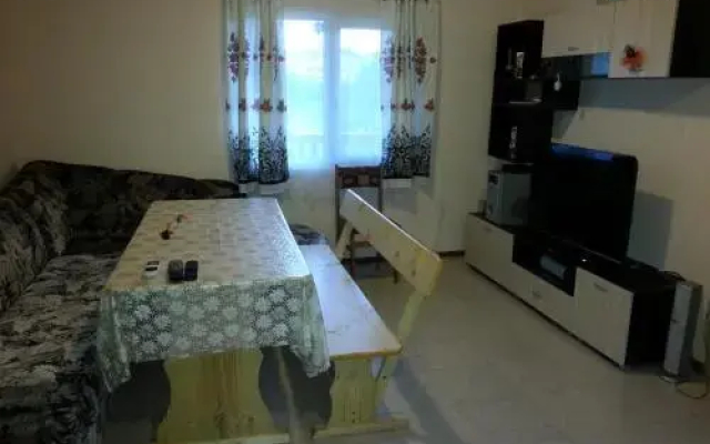 House Deni
