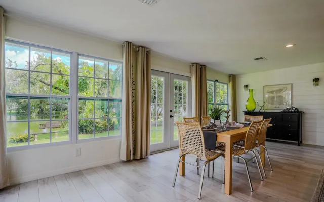 Sarasota 32 - 2 Br Home