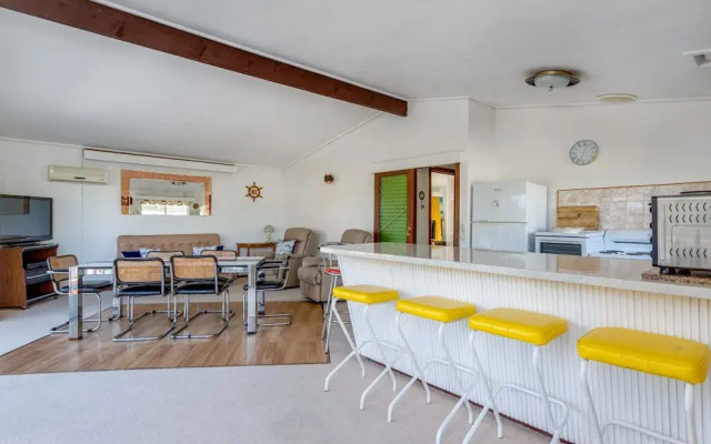 Pebble Way Beach House