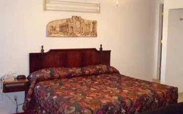 Holiday Motel