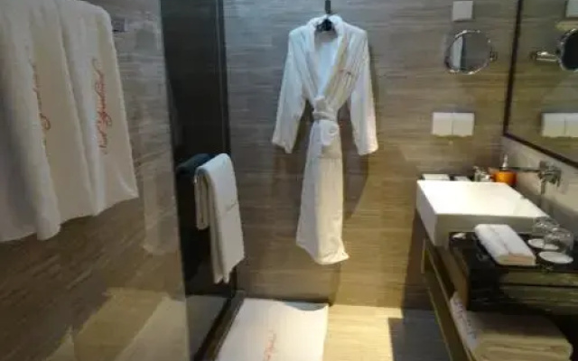 Su Te Jia Service Suite