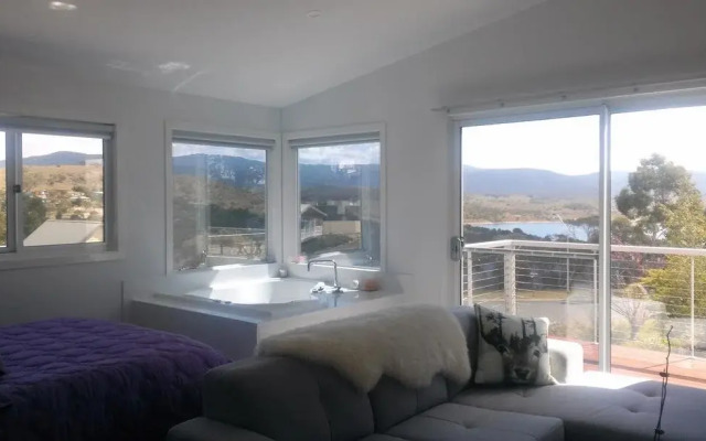 Jindabyne Guest House