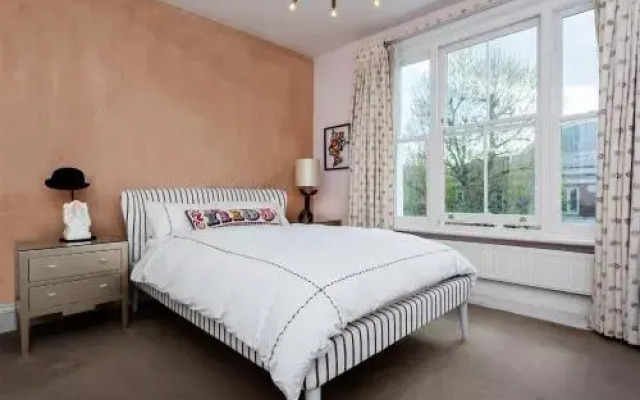 Veeve  Fabulous 4 Bed House On Russell Road Kensington