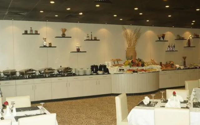Ashaad Al Tahliah Hotel And Suites